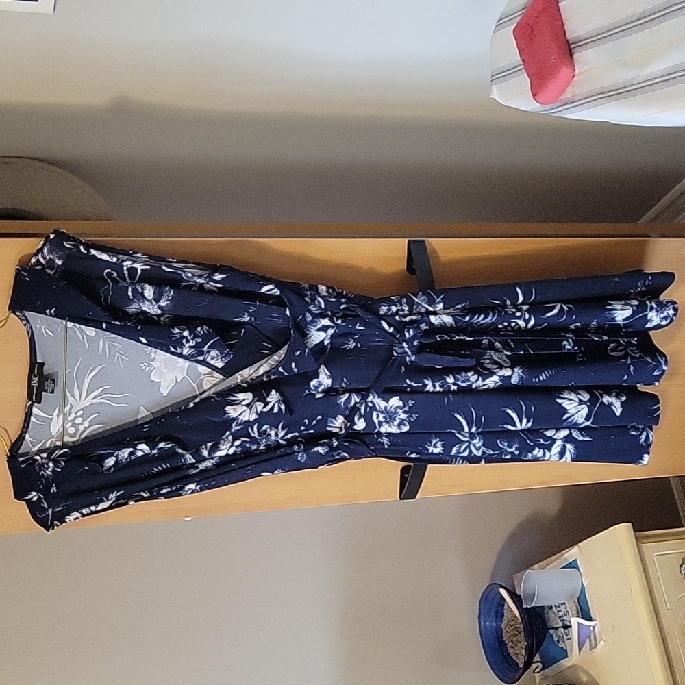 INC  sleevless summer dress